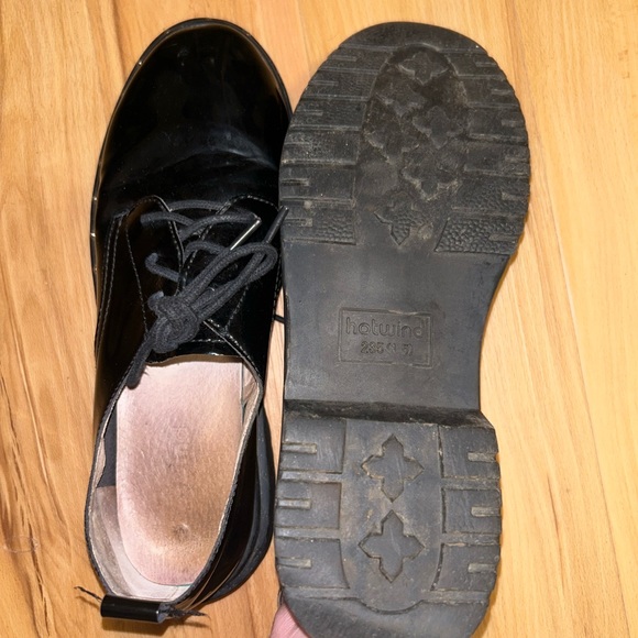 Size 6.5 loafers - Picture 2 of 3